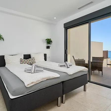 Exclusive Getaway - Ocean View *